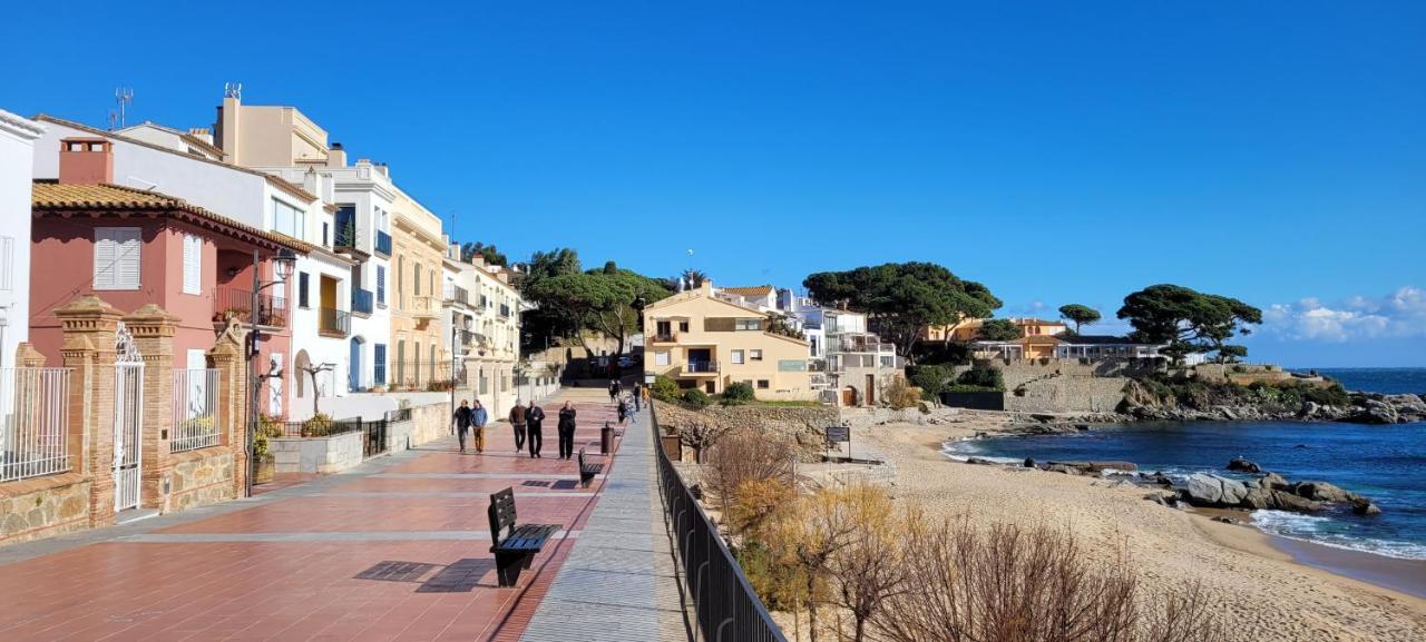 Precioso Apartamento Reformado En 1Ra Linea De Mar Sin Vistas Calella De Palafrugell Kültér fotó